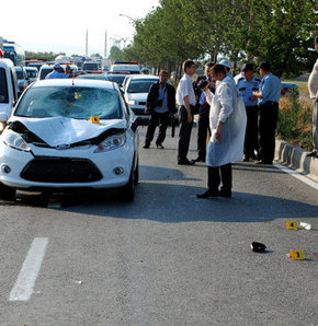 Anneyle 3 yaşındaki kızı trafik kurbanı oldu