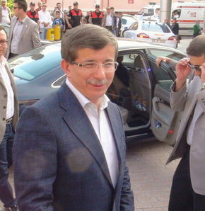 Davutoğlu'nun konvoyunda kaza