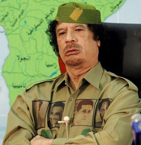 Kaddafi meydan okumaya devam ediyor