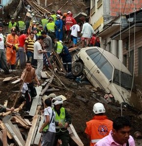 Kolombiya'da toprak kayması