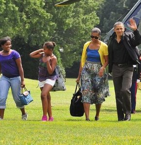 Michelle Obama'nın tatil düşkünlüğü eleştiriliyor