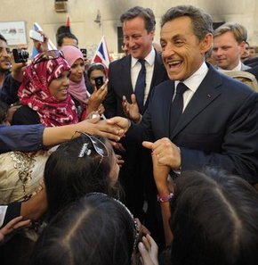 Sarkozy ve Cameron da Bingazi'de