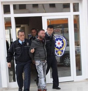 Öfkeli koca polise bıçak çekti